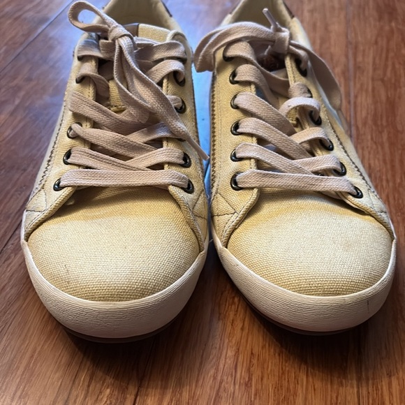 Taos Yellow Canvas Women's Sneakers - size 8.5 - sunburst - Picture 2 of 7